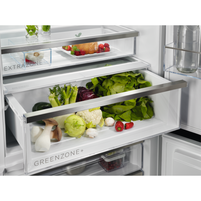 AEG NSC8M191DS 54.6cm 70/30 Integrated Frost Free Fridge Freezer - White