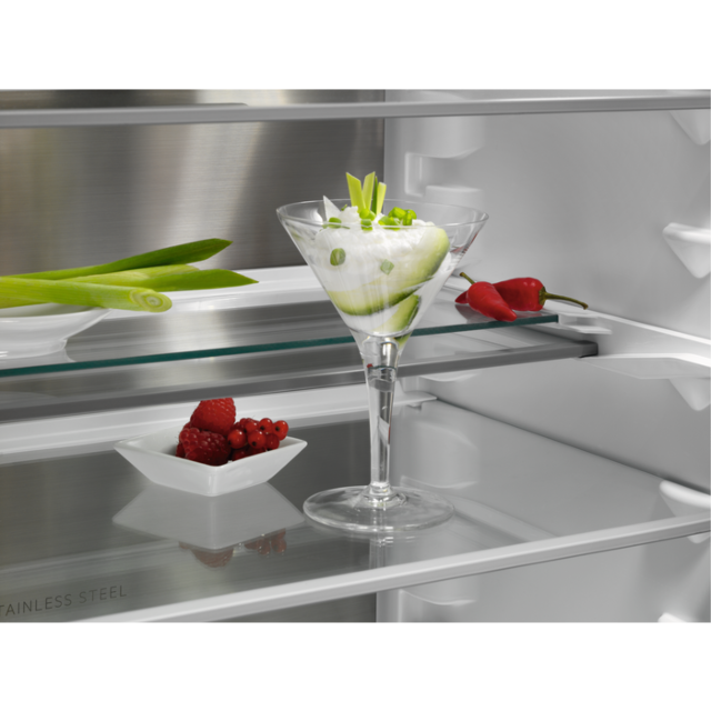 AEG NSC8M191DS 54.6cm 70/30 Integrated Frost Free Fridge Freezer - White