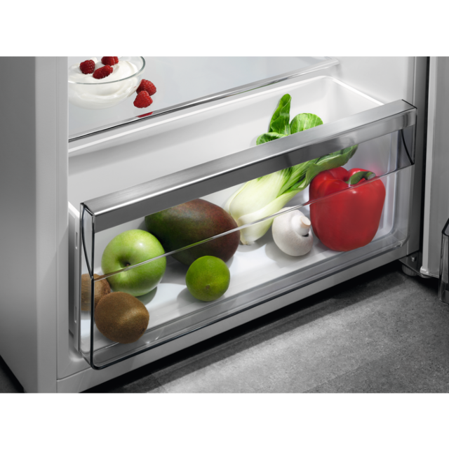 AEG RTB515E1AW Freestanding Undercounter Fridge