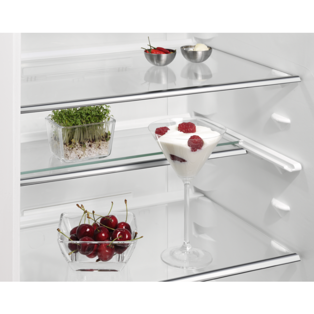 AEG SCE818F6NS 54cm TwinTech No Frost Built-In Fridge Freezer - White