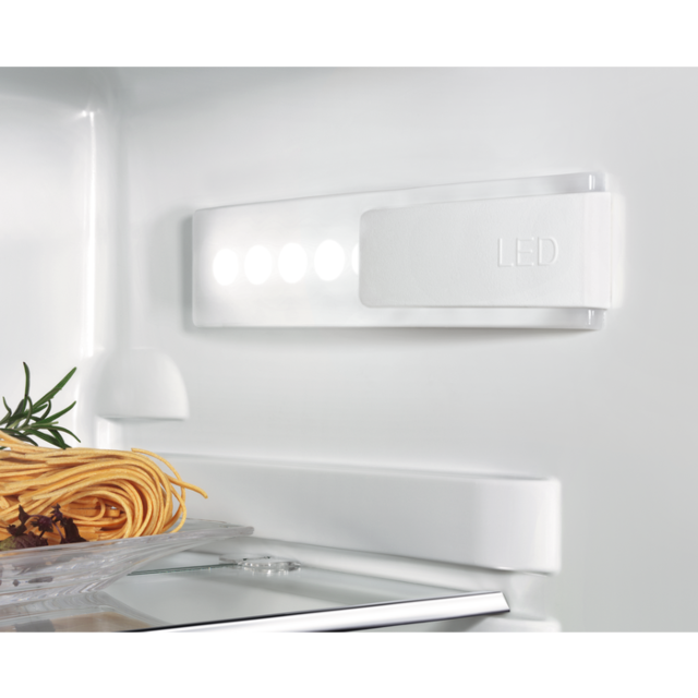 AEG SCE818F6NS 54cm TwinTech No Frost Built-In Fridge Freezer - White
