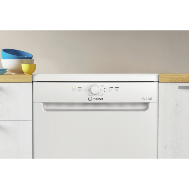 Indesit D2F HK26 UK D2FHK26UK 60cm Dishwasher - White - 14 Place Setting