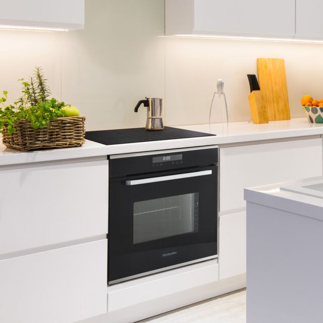 Montpellier SFO73B Electric Single oven